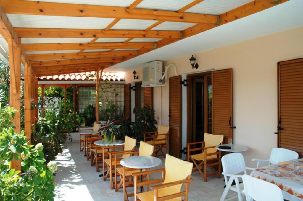 Angela Apartments Kokkari Exterior photo